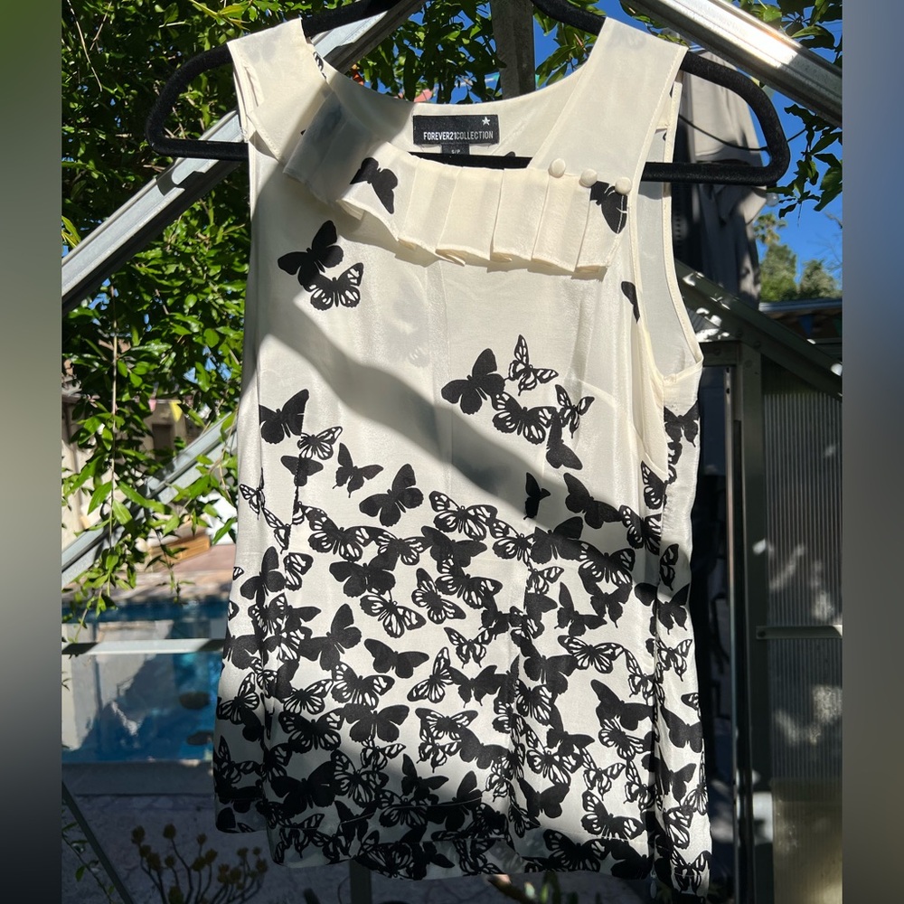 100% Silk Butterfly Top szS - Picture 3 of 15
